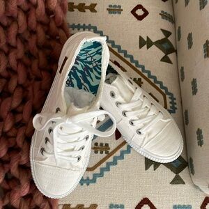 Blowfish Malibu white canvas sneakers for women